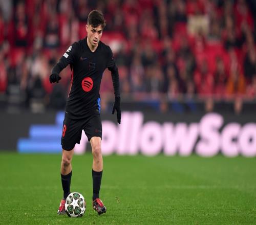 楚阿梅尼：我更喜欢踢6号位；阿隆索经常就后腰位置指导我（楚阿梅尼：更偏爱踢6号位，阿隆索常就后腰职责指点我）