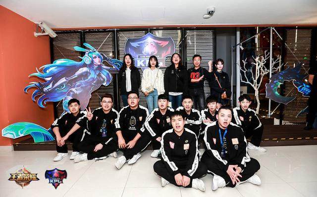 LPL 第四和第五周最佳战队： TheShy Beichuan Doinb Leave PPGOD